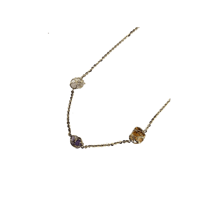 NASZYJNIK Z TRZEMA KAMIENIAMI